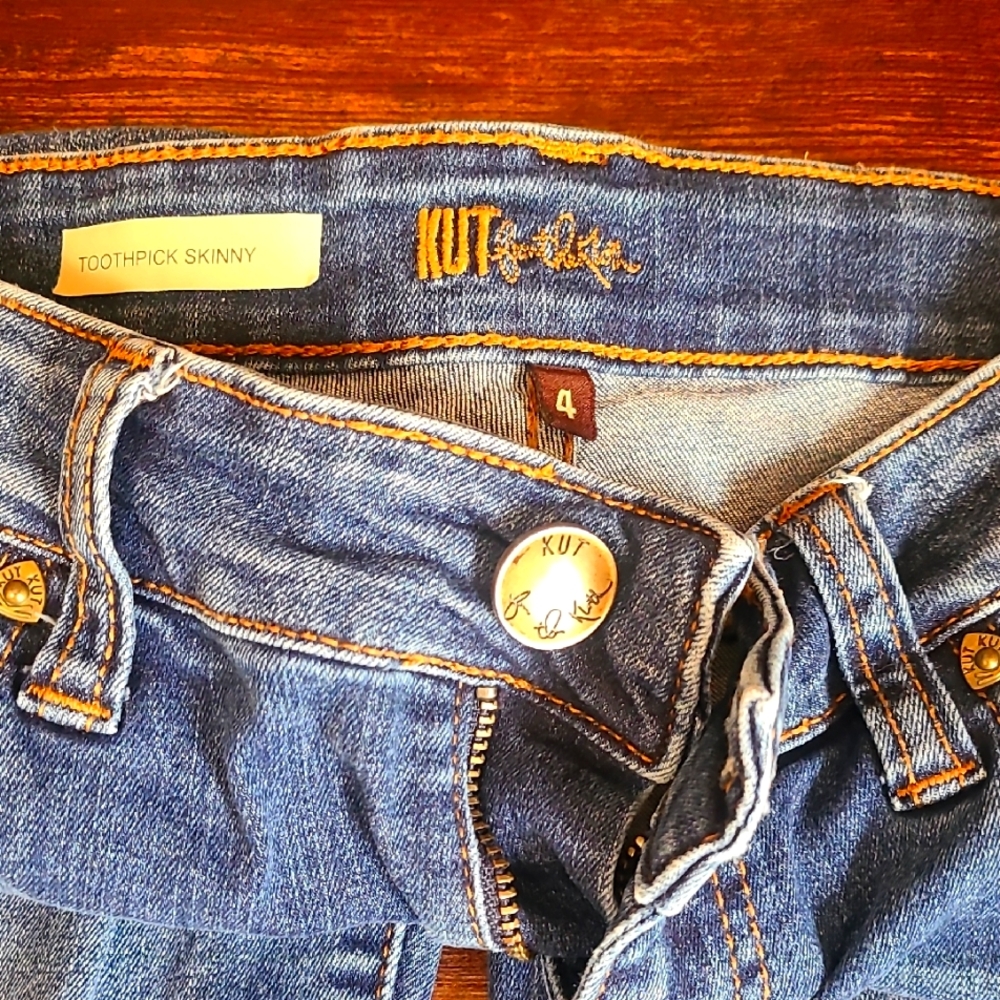 Kut from the Kloth High Rise Mid Wash Blue Toothpick Skinny Jeans Size 4